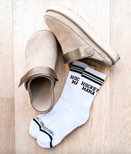 ASHCO THE MAMA LABEL - Hockey Mama | Crew Socks