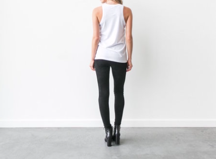 BRUNETTE THE LABEL - The CREW NECK Tank | White
